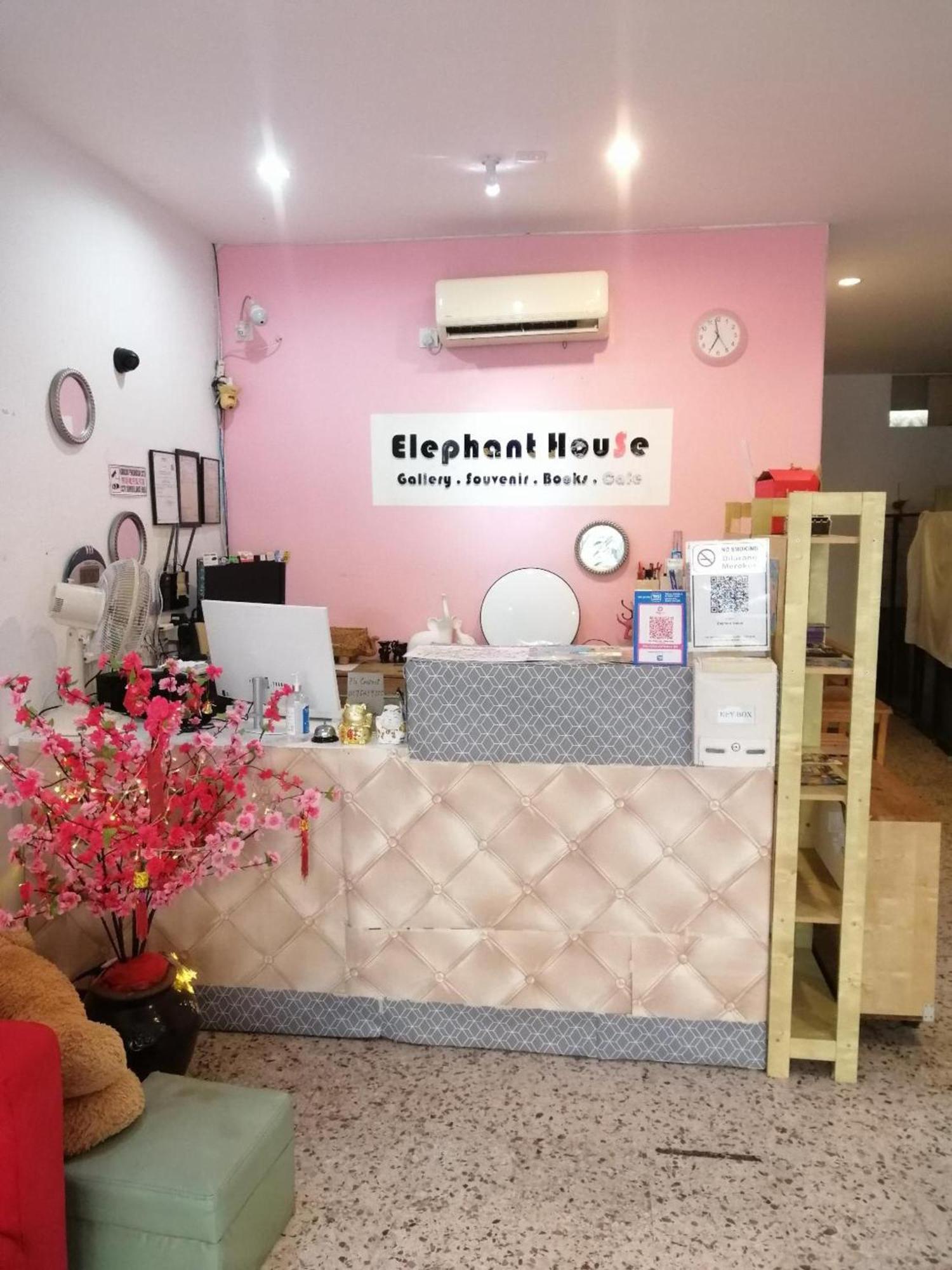 Oyo 91068 Elephant House Boutique Hotel George Town Exterior photo